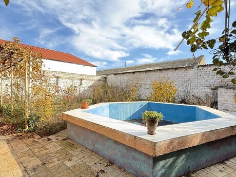 5 otaqlı həyət evi/bağ evi - Buzovna q. - 220 m²