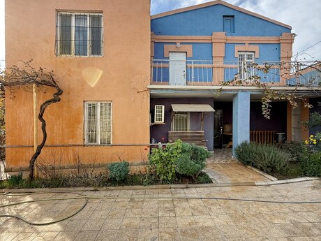 5 otaqlı həyət evi/bağ evi - Buzovna q. - 250 m²