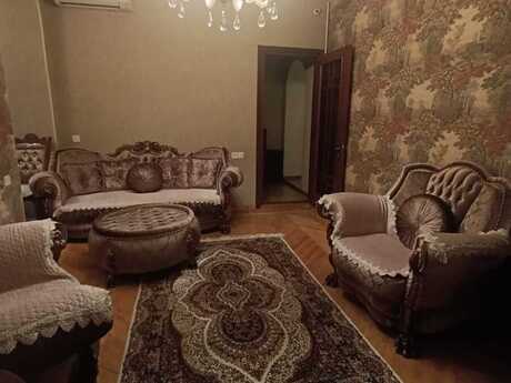 4 otaqlı köhnə tikili - İçəri Şəhər m. - 105 m²