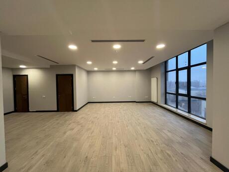 3-комн. офис - м. Нариман Нариманов - 77 м²