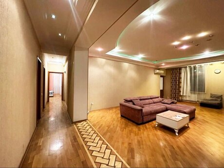 3 otaqlı yeni tikili - 28 May m. - 145 m²