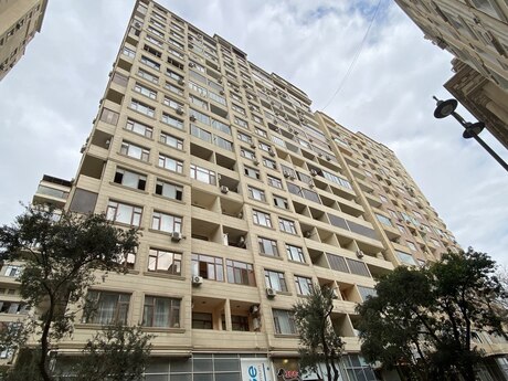 Elan №5684531 - Bakı, Nəsimi r., 4 otaqlı, 215 m², 4/18 mərtəbə