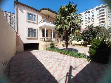 7 otaqlı həyət evi/bağ evi - İnşaatçılar m. - 375 m²