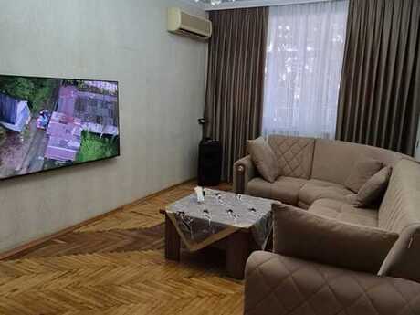 Elan №5762691 - Bakı, Neftçilər m., 3 otaqlı, 70 m², 2/5 mərtəbə