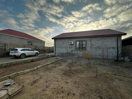 4 otaqlı həyət evi/bağ evi - Qala q. - 170 m²