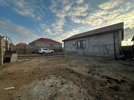 4 otaqlı həyət evi/bağ evi - Qala q. - 170 m²