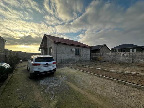 4 otaqlı həyət evi/bağ evi - Qala q. - 170 m²