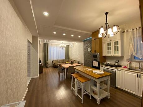 4 otaqlı həyət evi/bağ evi - Badamdar q. - 180 m²