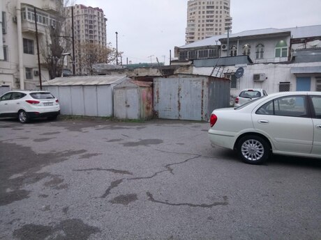 Гараж - м. 28 мая - 35.3 м²