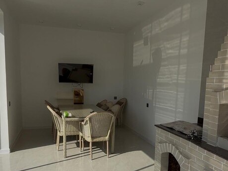 4 otaqlı həyət evi/bağ evi - Bilgəh q. - 300 m²