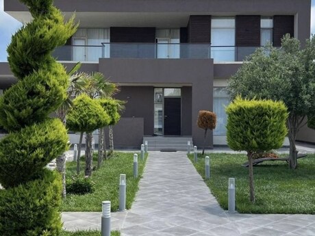 6 otaqlı həyət evi/bağ evi - Şüvəlan q. - 450 m²