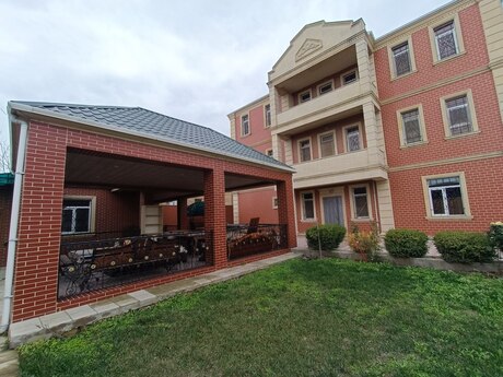 7 otaqlı həyət evi/bağ evi - Masazır q. - 500 m²