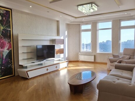 4-комн. новостройка - м. Элмляр Академиясы - 165 м²