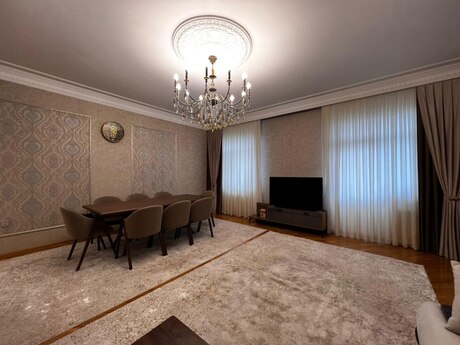 4 otaqlı yeni tikili - Azadlıq Prospekti m. - 156 m²