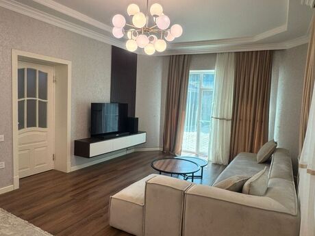 4 otaqlı həyət evi/bağ evi - Badamdar q. - 200 m²