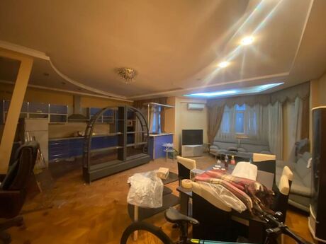 Elan №5766658 - Bakı, 28 May m., 4 otaqlı, 177 m², 6/17 mərtəbə