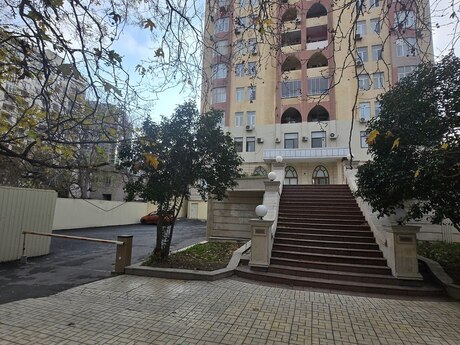Obyekt - 28 May m. - 800 m²