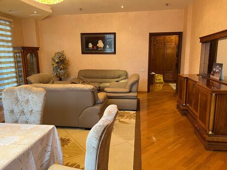 Kirayə 3 otaqlı mənzil, 130 m², Nizami: 1 400 ₼/ay 3