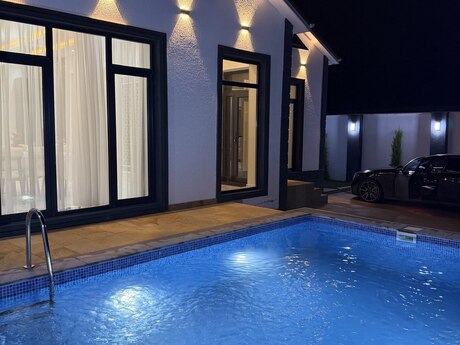 4 otaqlı həyət evi/bağ evi - Şüvəlan q. - 200 m²