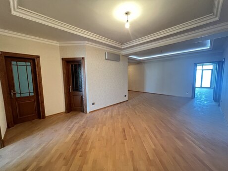 4 otaqlı yeni tikili - Şah İsmayıl Xətai m. - 250 m²