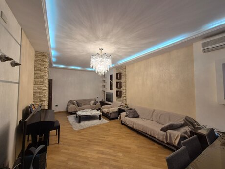 3 otaqlı yeni tikili - Elmlər Akademiyası m. - 156 m²