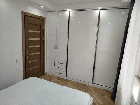 3 otaqlı köhnə tikili - 28 May m. - 80 m²