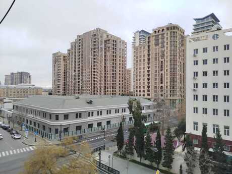 3 otaqlı köhnə tikili - 28 May m. - 80 m²