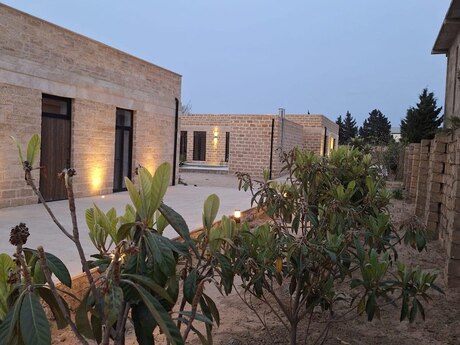 4 otaqlı həyət evi/bağ evi - Pirşağı q. - 200 m²
