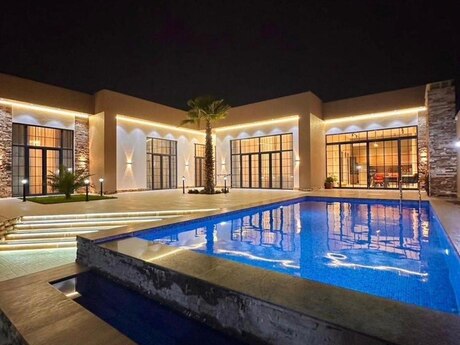 5 otaqlı həyət evi/bağ evi - Mərdəkan q. - 320 m²