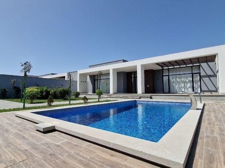 4 otaqlı həyət evi/bağ evi - Şüvəlan q. - 240 m²