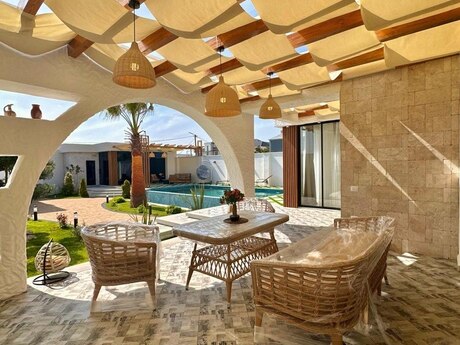 4 otaqlı həyət evi/bağ evi - Mərdəkan q. - 240 m²