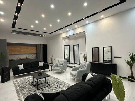 4 otaqlı həyət evi/bağ evi - Şüvəlan q. - 200 m²