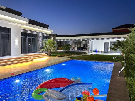 5 otaqlı həyət evi/bağ evi - Mərdəkan q. - 350 m²