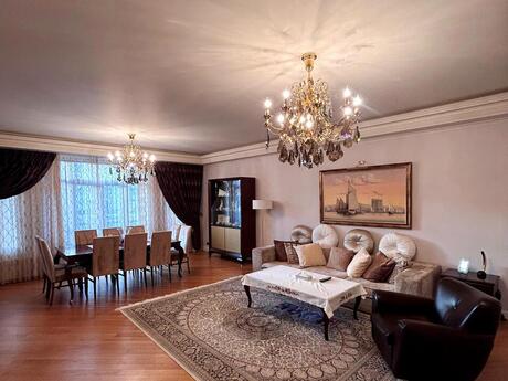 4 otaqlı yeni tikili - 28 May m. - 196 m²