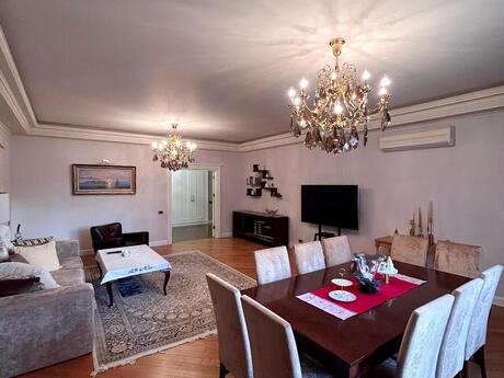 4 otaqlı yeni tikili - 28 May m. - 196 m²