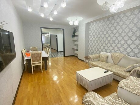 Объявление №5542323 - Баку, пос. Бадамдар, 3-комн., 136 м², 3/15 этаж