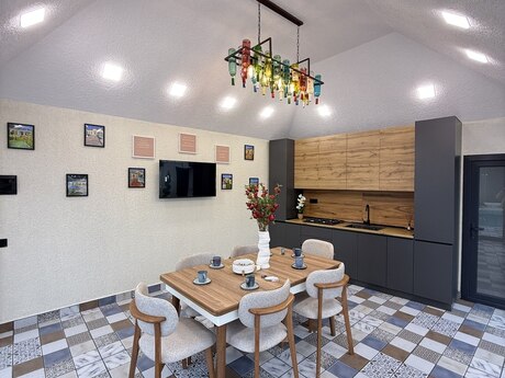 4 otaqlı həyət evi/bağ evi - Mərdəkan q. - 170 m²