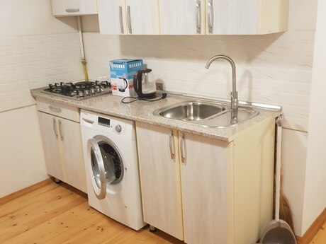 1 otaqlı həyət evi/bağ evi - Avtovağzal m. - 35 m²