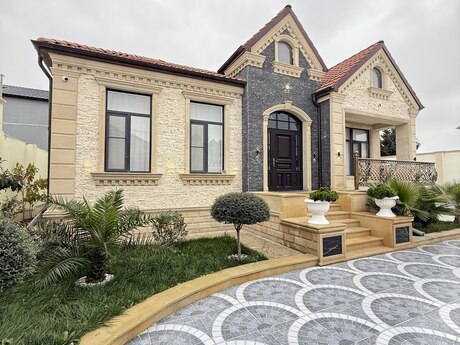 4 otaqlı həyət evi/bağ evi - Mərdəkan q. - 140 m²