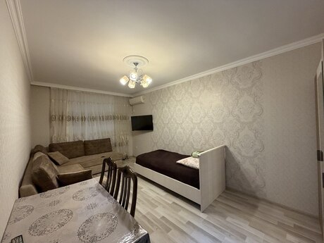 2 otaqlı köhnə tikili - Bakıxanov q. - 60 m²