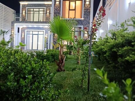 5 otaqlı həyət evi/bağ evi - Şüvəlan q. - 200 m²