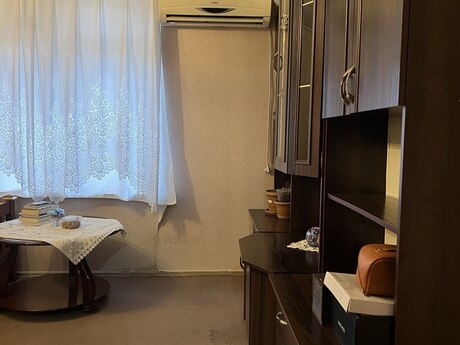 1 otaqlı köhnə tikili - Elmlər Akademiyası m. - 38 m²