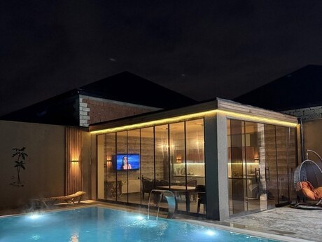 4 otaqlı həyət evi/bağ evi - Buzovna q. - 280 m²