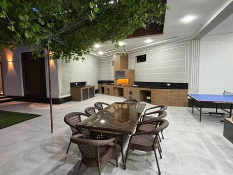 4 otaqlı həyət evi/bağ evi - Şüvəlan q. - 240 m²