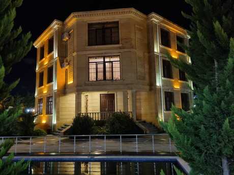6 otaqlı həyət evi/bağ evi - Novxanı q. - 400 m²