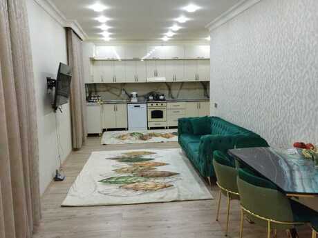 10 otaqlı həyət evi/bağ evi - Qara Qarayev m. - 400 m²