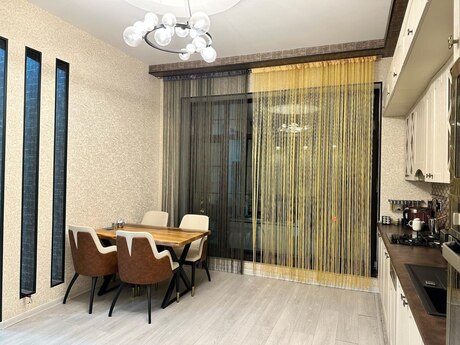 4 otaqlı həyət evi/bağ evi - Bilgəh q. - 250 m²