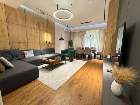 3 otaqlı yeni tikili - Ağ şəhər q. - 140 m²