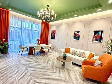 4 otaqlı həyət evi/bağ evi - Mərdəkan q. - 190 m²