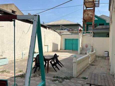 9 otaqlı həyət evi/bağ evi - Bakıxanov q. - 400 m²